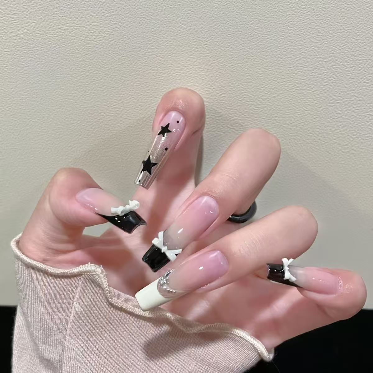 Dekorative Stiletto-Nagelkunst-Tipps