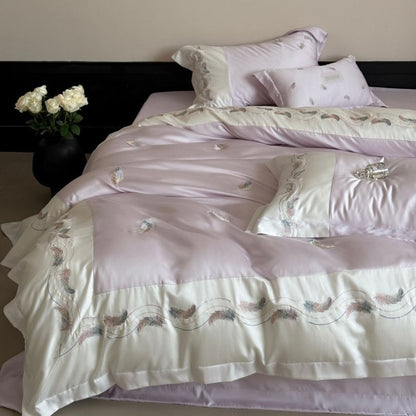 Luxuriöses Feder-Motiv Baumwollsatin Bettenset mit Satinrand und dekorativen Kissenbezügen
