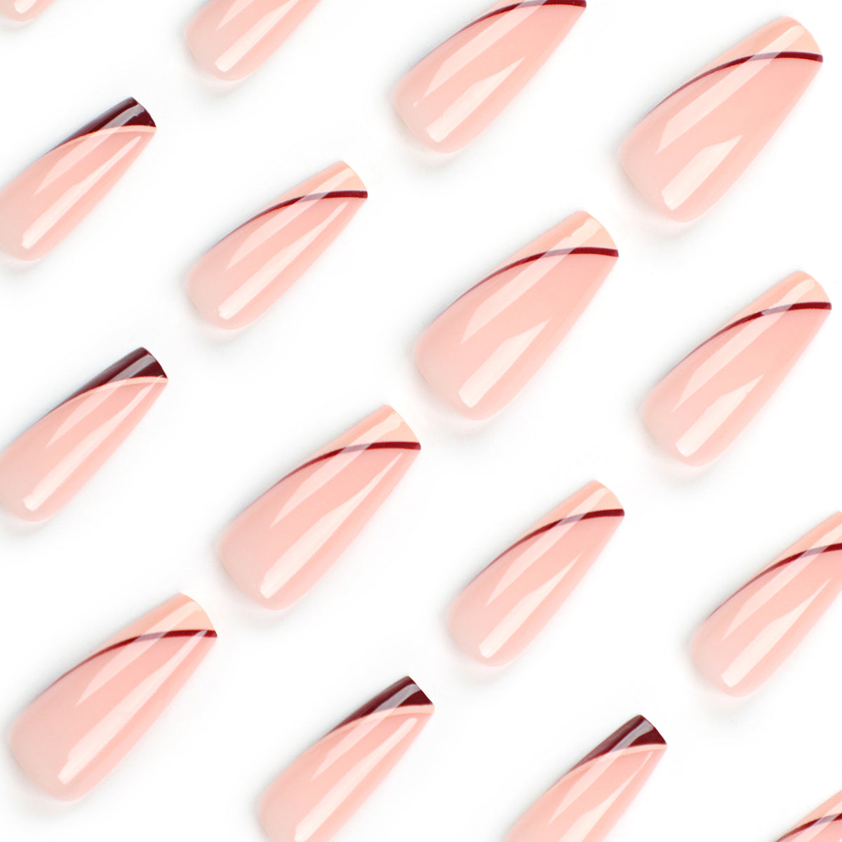 Kunstvolle Stiletto-Nägel mit eleganten Farbverlauf und geometrischen Akzenten Brehn