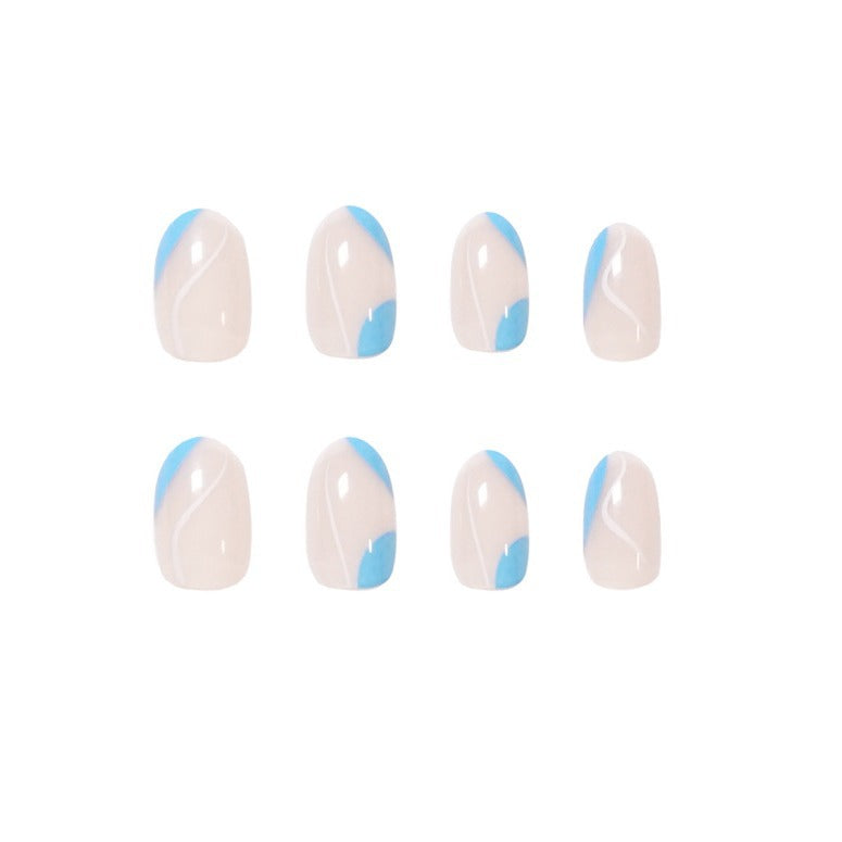 Trendige Nagelkunst mit modernem Wellenmuster Brehn