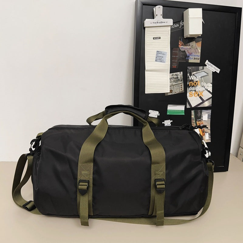 Sportliche Reisetasche mit Verstellbarem Schulterriemen und Robustem Tragegriff Brehn