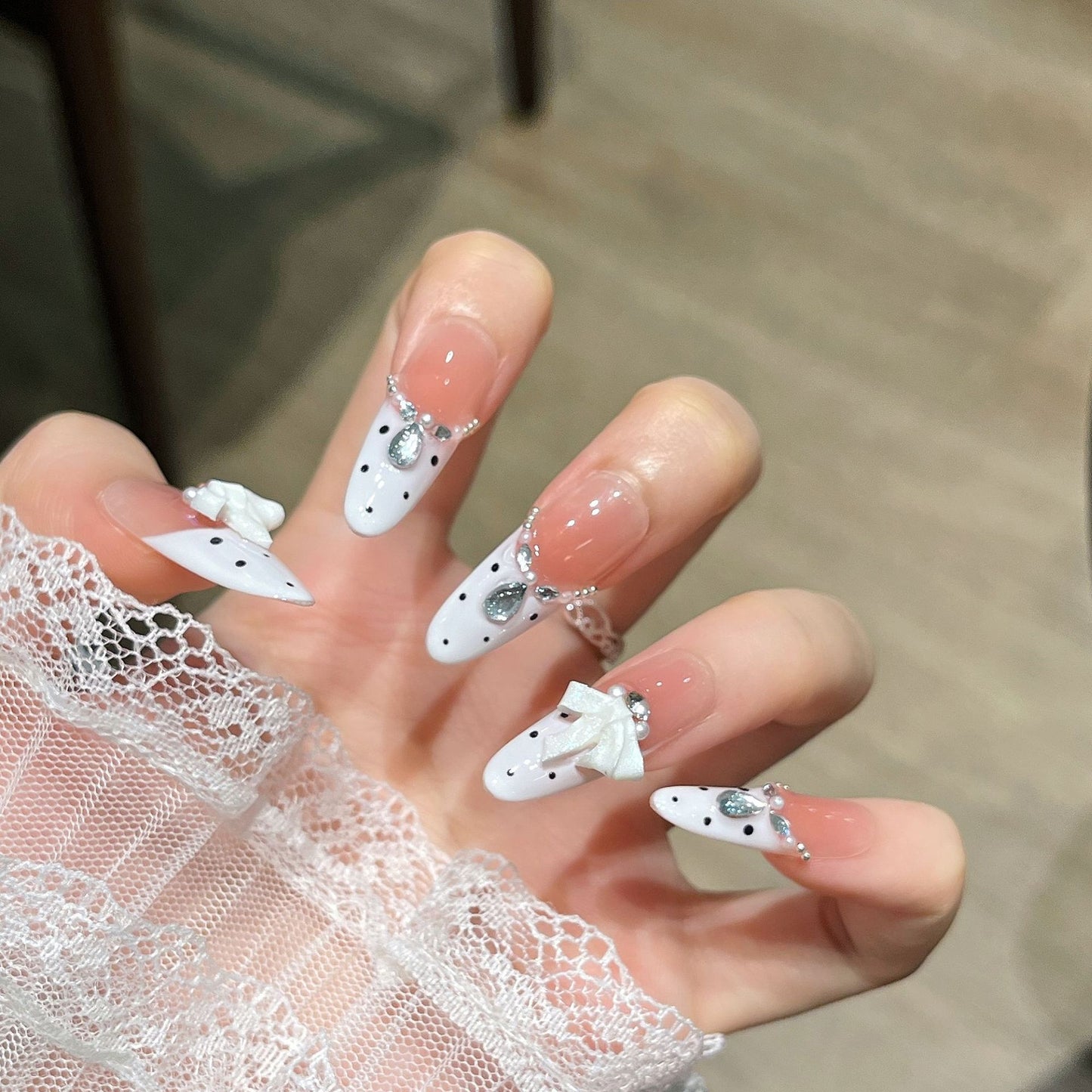 Elegante Press-On Nail Art Brehn