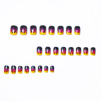 Kreative Flammenmuster-Nagelkunst Brehn