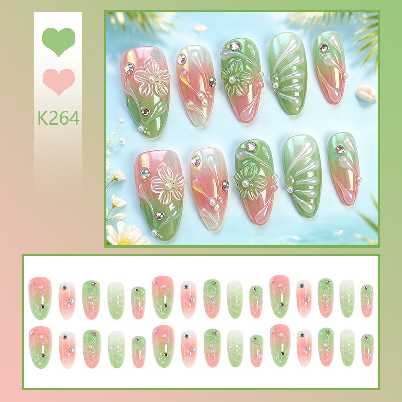 Kunstnagel-Set mit frühlingshaftem Design und Glitzerakzenten Brehn