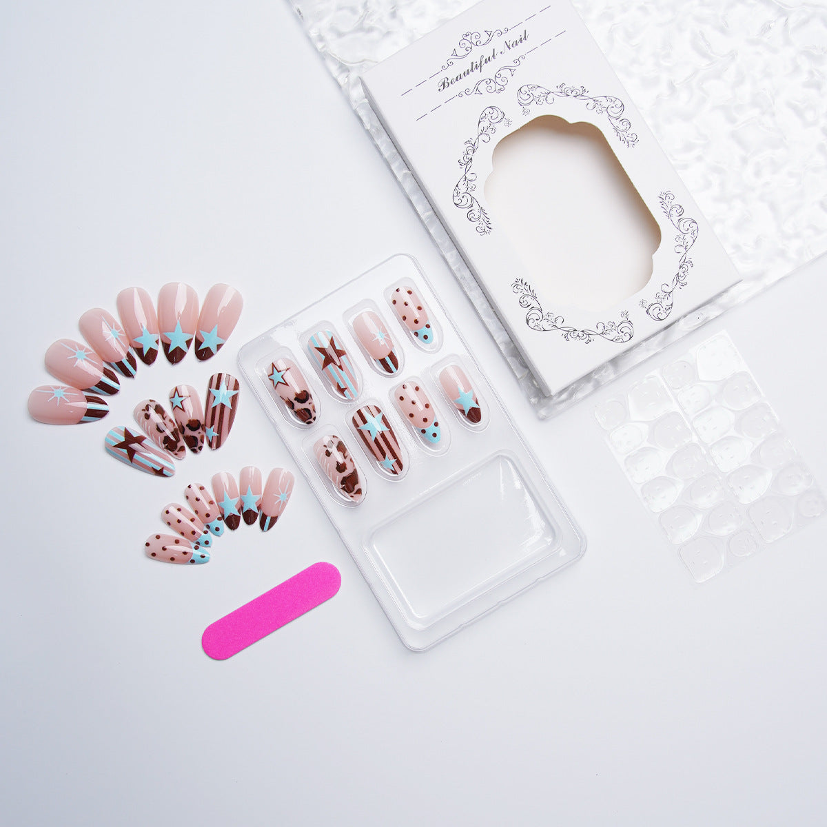 Glamouröse Nageldekorationen Brehn