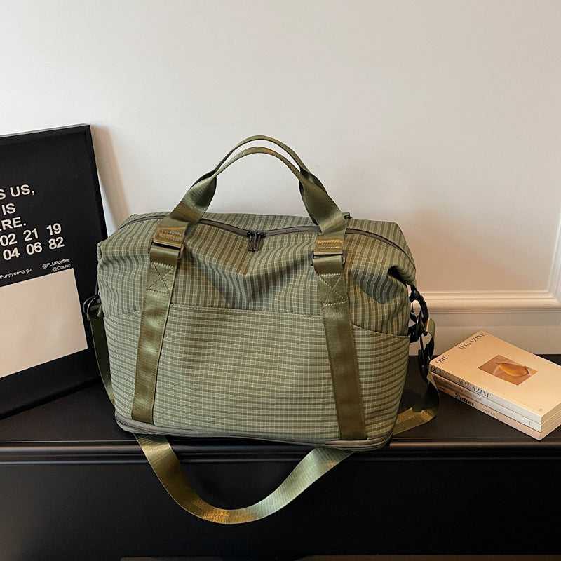 Sportliche Reisetasche mit Praktischem Stauraum und Verstellbaren Trageriemen Brehn