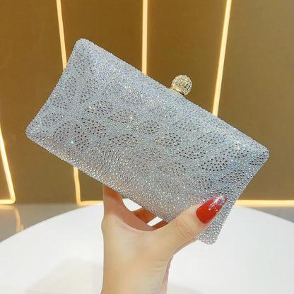 Rhinestone-beschichtete Clutch