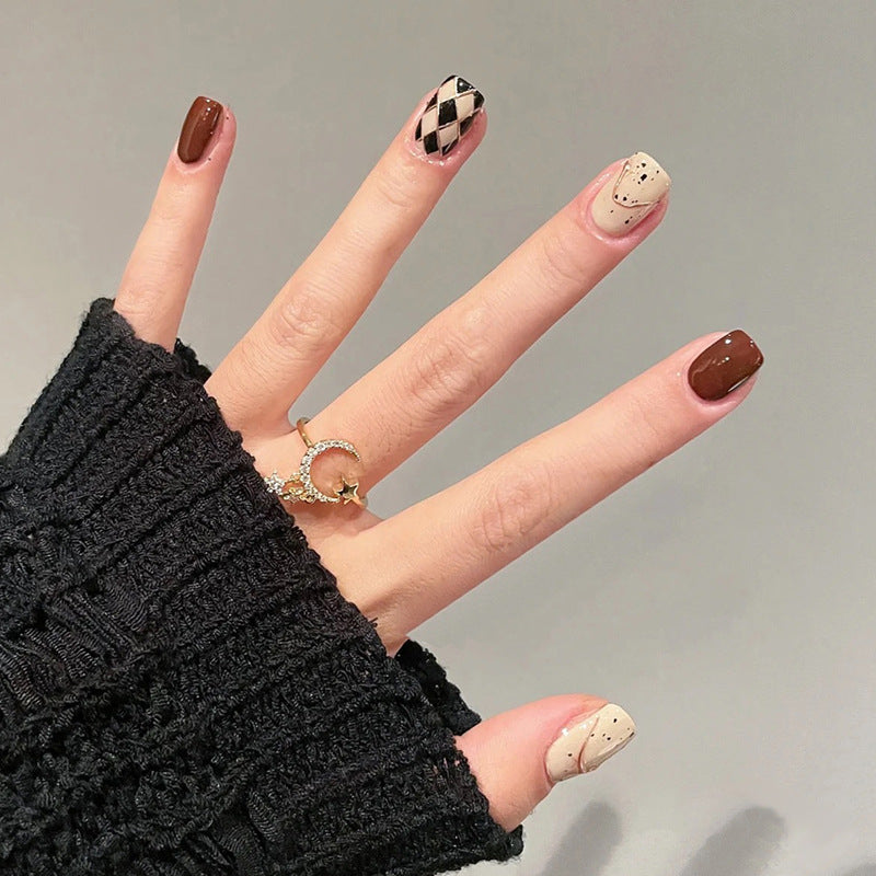 Dekoratives Press-On Nagelkunst-Set Brehn
