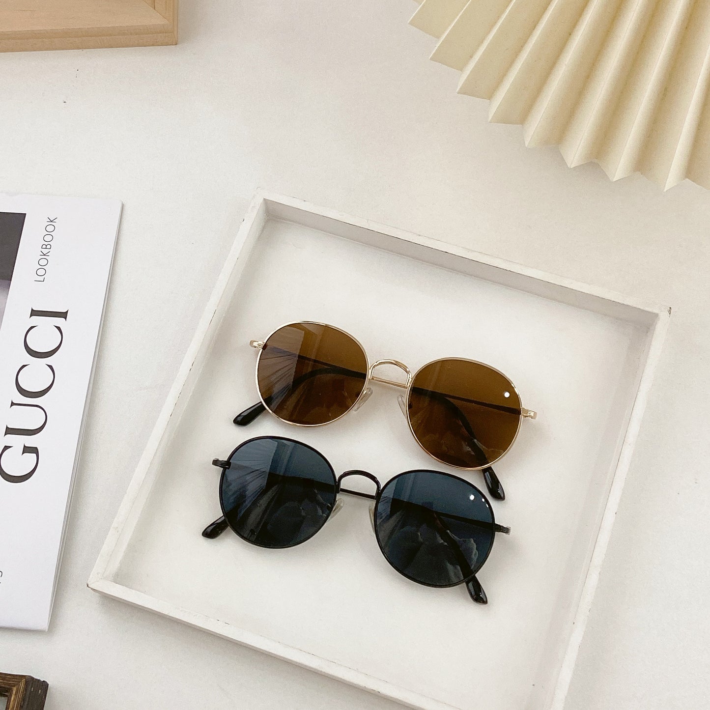 Modische Runde Sonnenbrille mit Goldener Fassung Brehn