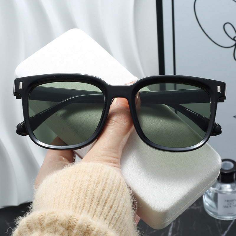 Damen Modische quadratische Sonnenbrille mit transparentem Rahmen Brehn