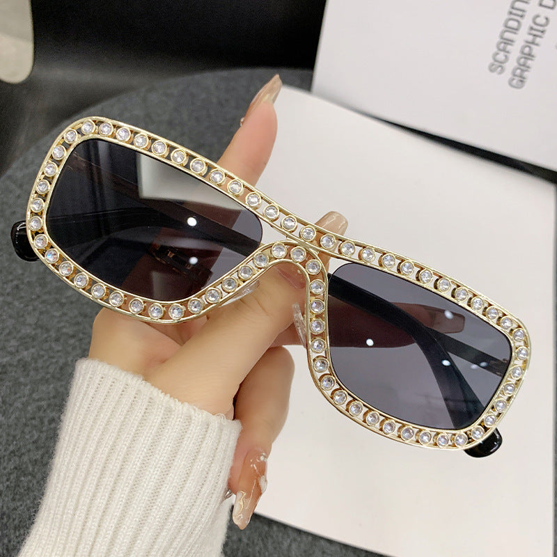 Damen extravagante Cat-Eye Sonnenbrille mit goldenen Akzenten Brehn
