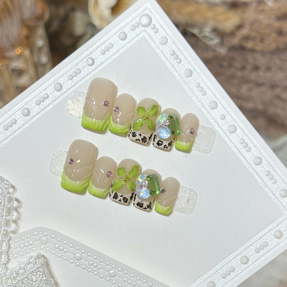 Florales Press-On Nail Set Brehn