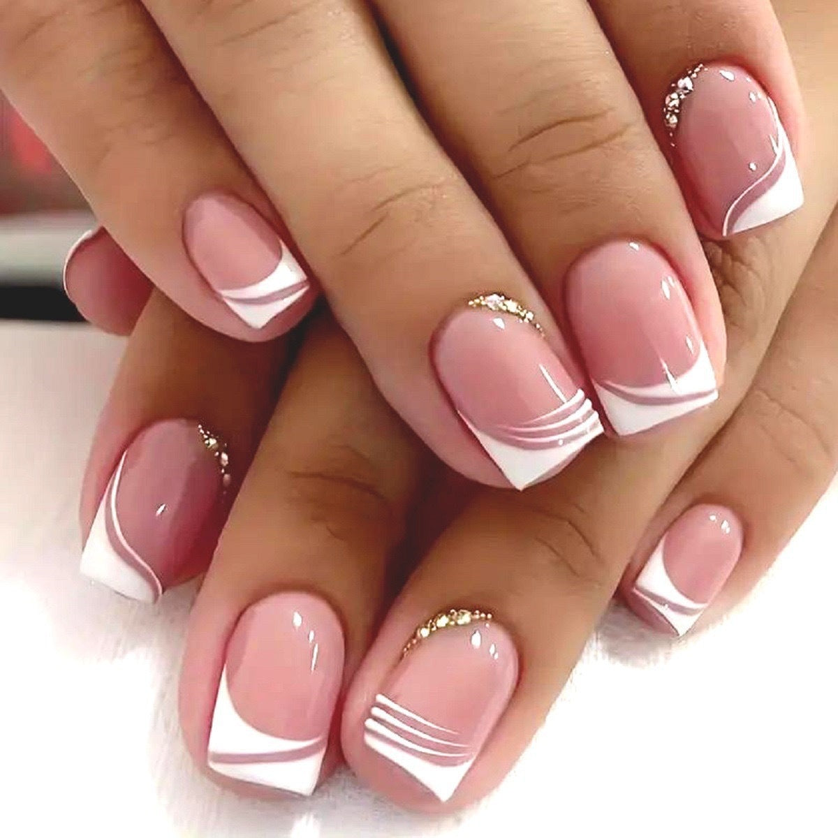 Kunstnageldesign mit eleganten Akzenten Brehn