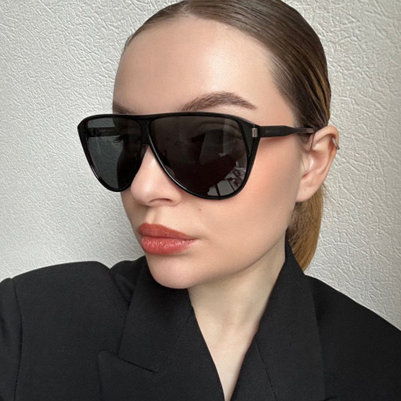 Damen moderne Cat-Eye Sonnenbrille mit schützendem UV-Filter und stilvollem Rahmen Brehn
