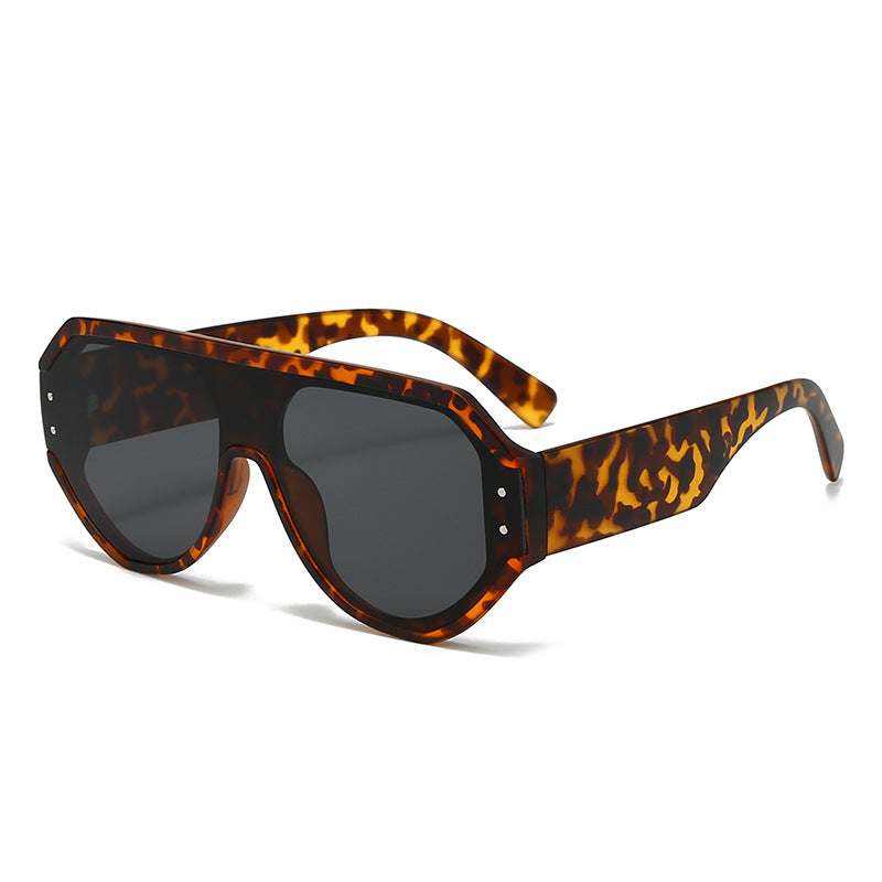 Damen modische oversized Sonnenbrille mit breitem Rahmen Brehn