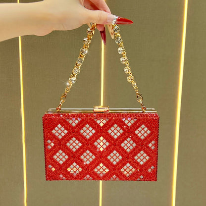 Elegante Abend-Clutch mit Kettenhenkeln