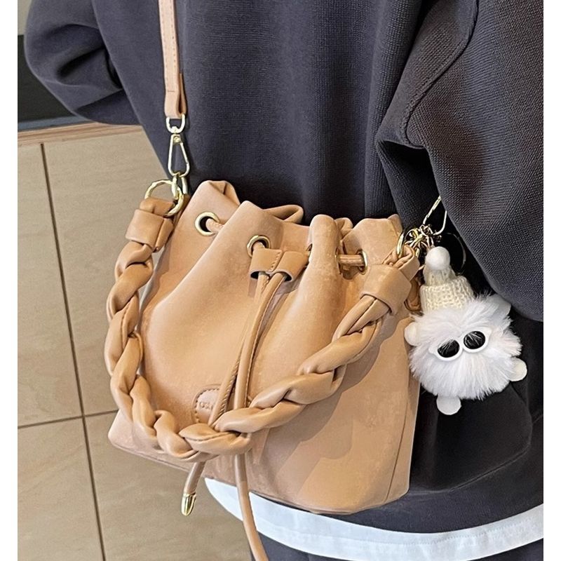 Stylische gehäkelte Schultertasche Brehn