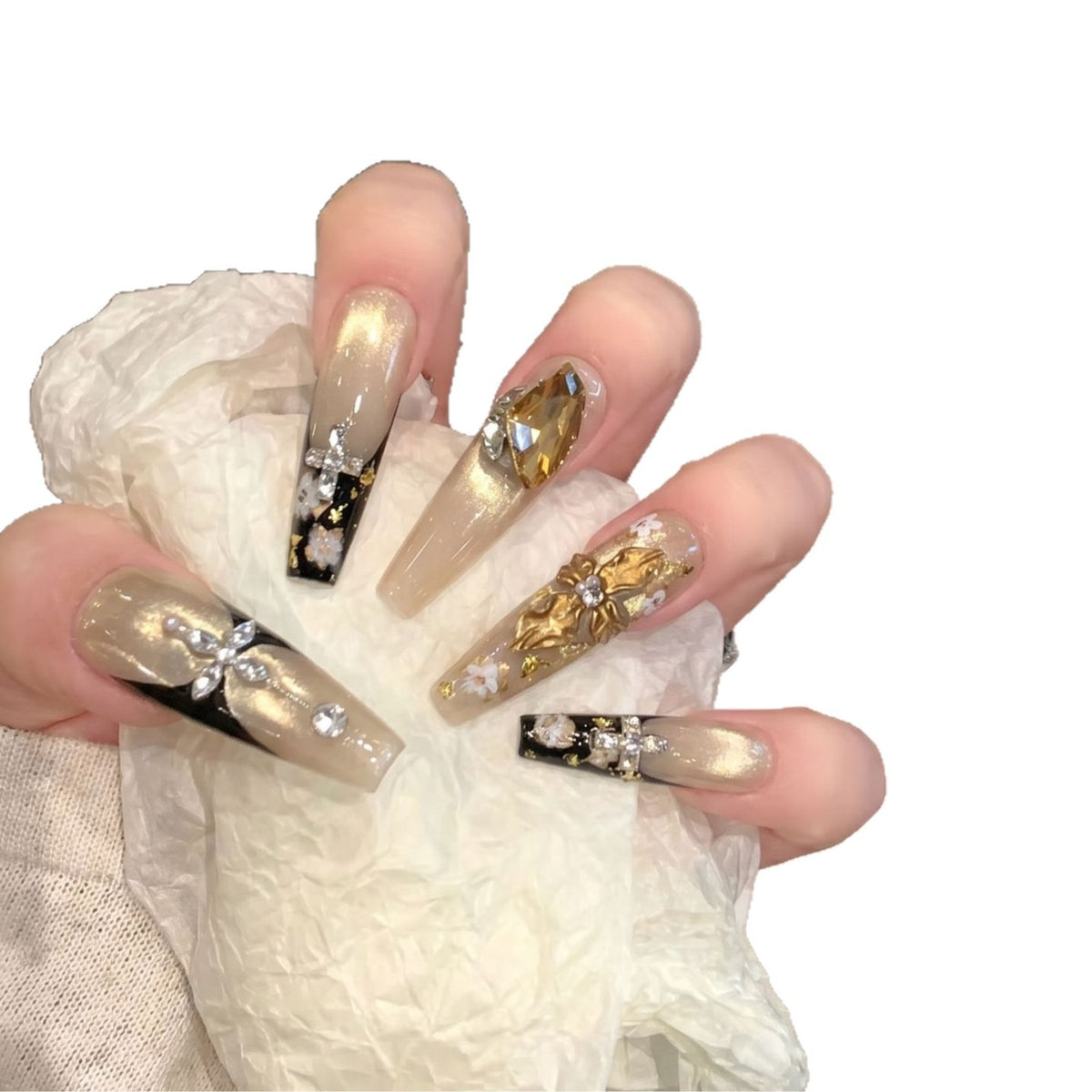 Elegantes dekoratives Press-On-Nagelkunst-Set mit Strass und floralen Akzenten Brehn
