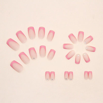 Kunstnagelset mit elegantem französischem Design und Glitzer-Akzenten Brehn