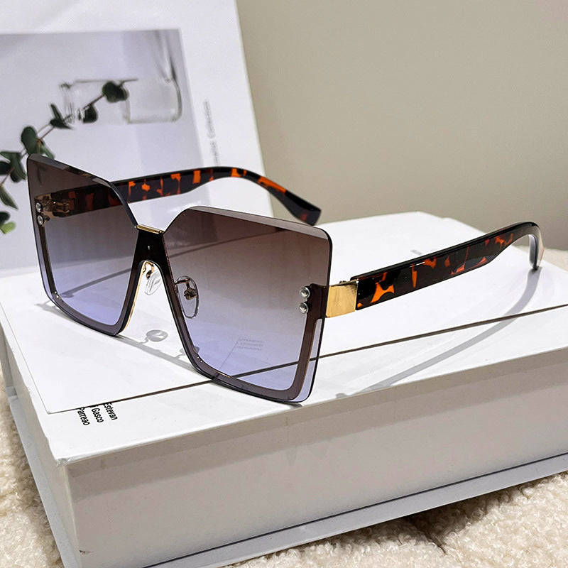 Damen Oversized Sonnenbrille im modernem Design mit UV-Schutz Brehn