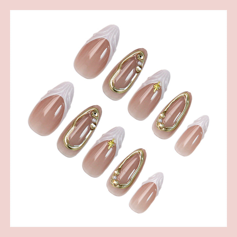Kunstnagelset mit eleganten Blumendesigns und glamourösen Akzenten Brehn