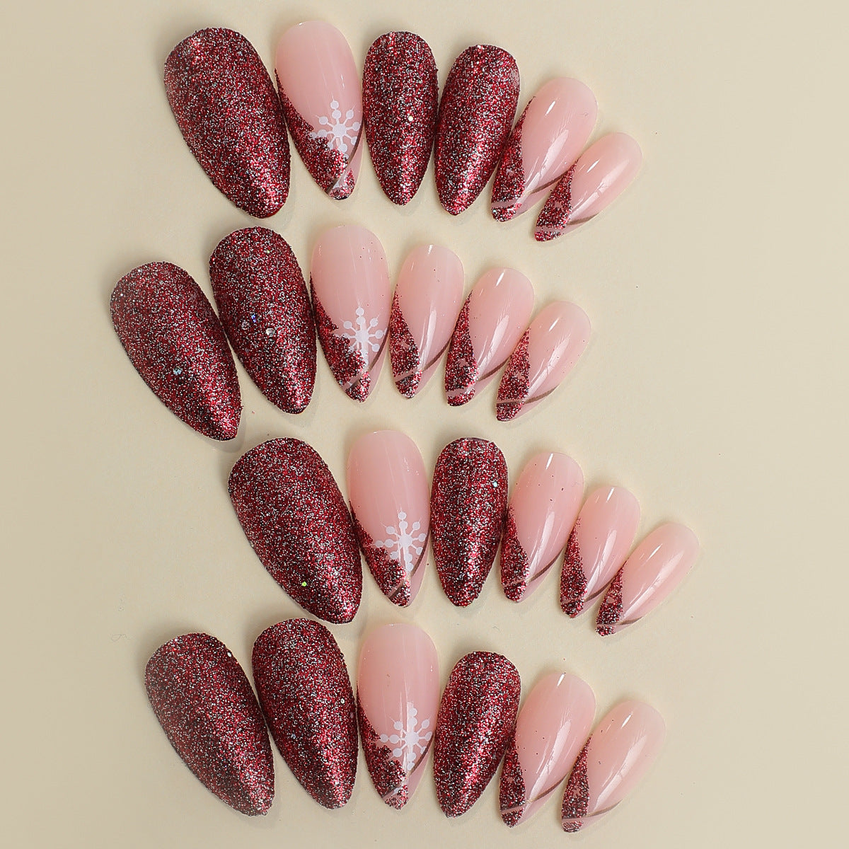 Glamouröse Press-On Nagelset mit Glitterakzent und Mandelform Brehn