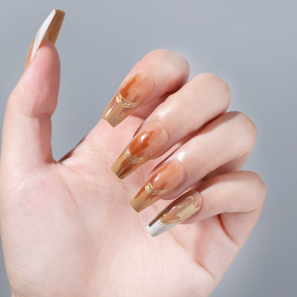 Künstlerisches Florales Press-On Nageldesign Brehn