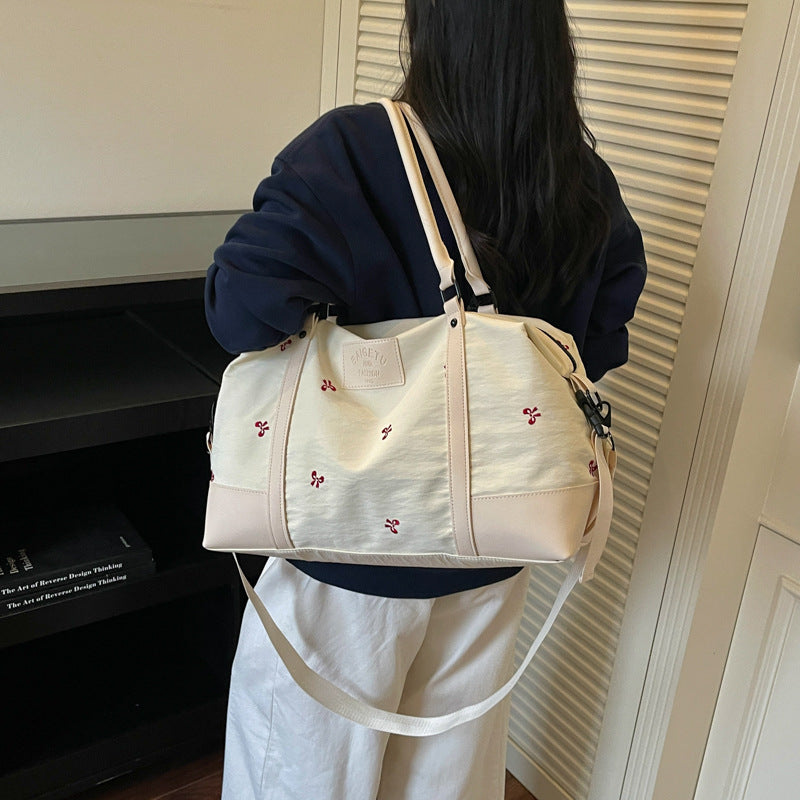 Sportliche Reisetasche Mit Elegantem Design Und Multifunktionalen Fächern Brehn