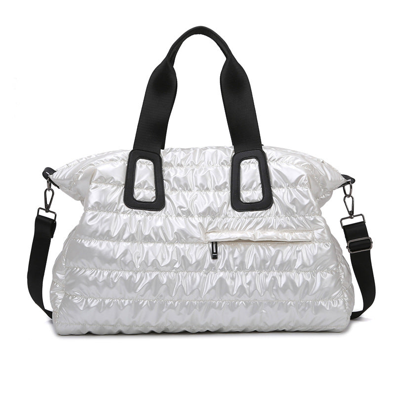 Stylische Puffer-Wochenend-Tasche