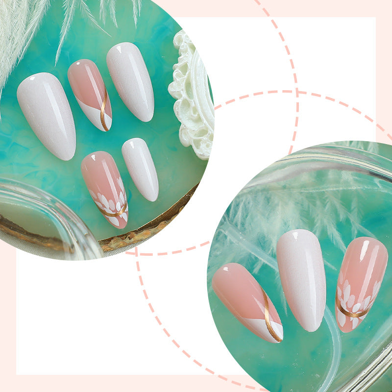 Premium Dekorative Press-On Nagel Set mit Floralen und Glänzenden Akzenten Brehn
