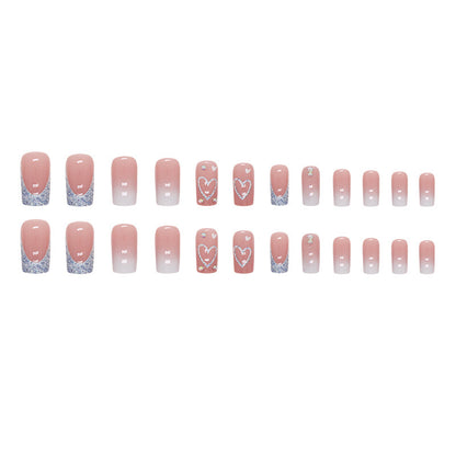 Herz-verzierte Nagelkunstverlängerungen Brehn
