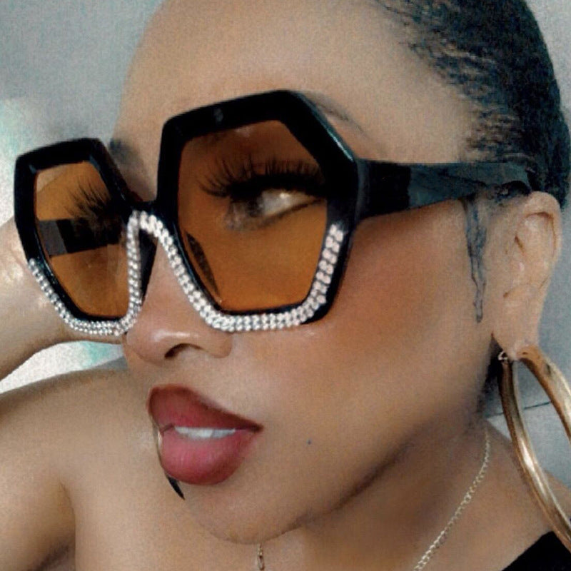 Damen extravagante Sonnenbrille mit hexagonalem Rahmen und strassbesetzten Akzenten Brehn