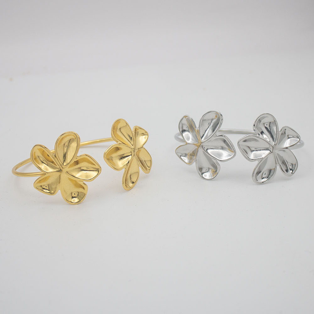 Elegante Blumen Armreif Brehn