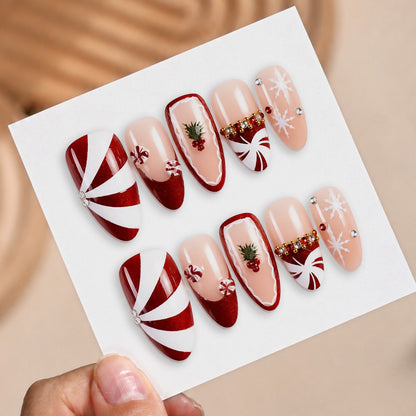 Festliche Kunstnägel mit Weihnachtsmotiven Brehn
