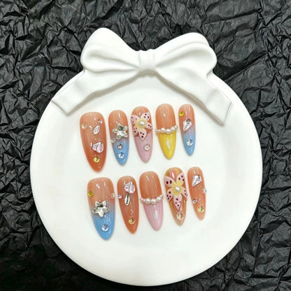 Künstlerische dekorative Press-On-Nagelkollektion