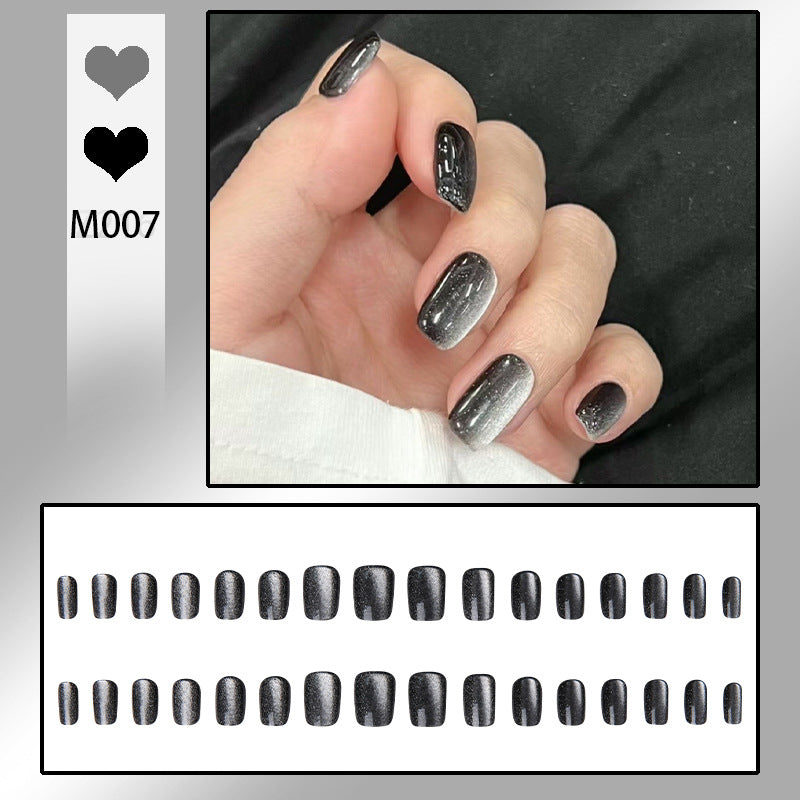 Kunstnagelset mit Glamourösem Ombre-Effekt und Glitzerverzierungen Brehn