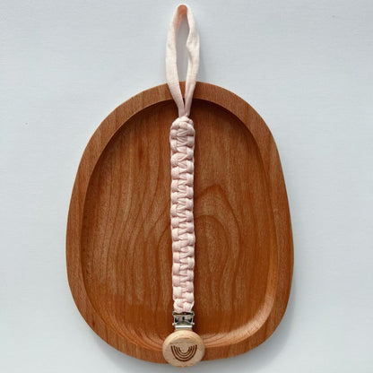 Geflochtener Baumwoll-Schnullerband mit graviertem Holz-Sicherheitsclip