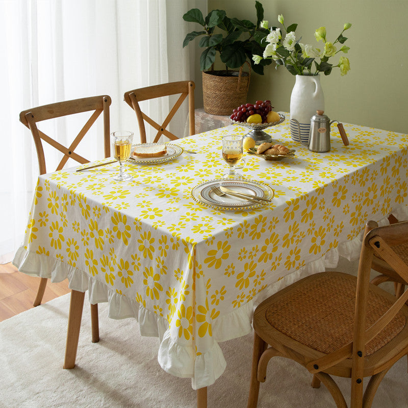 Rüschendes Blumendesign Tischdecke