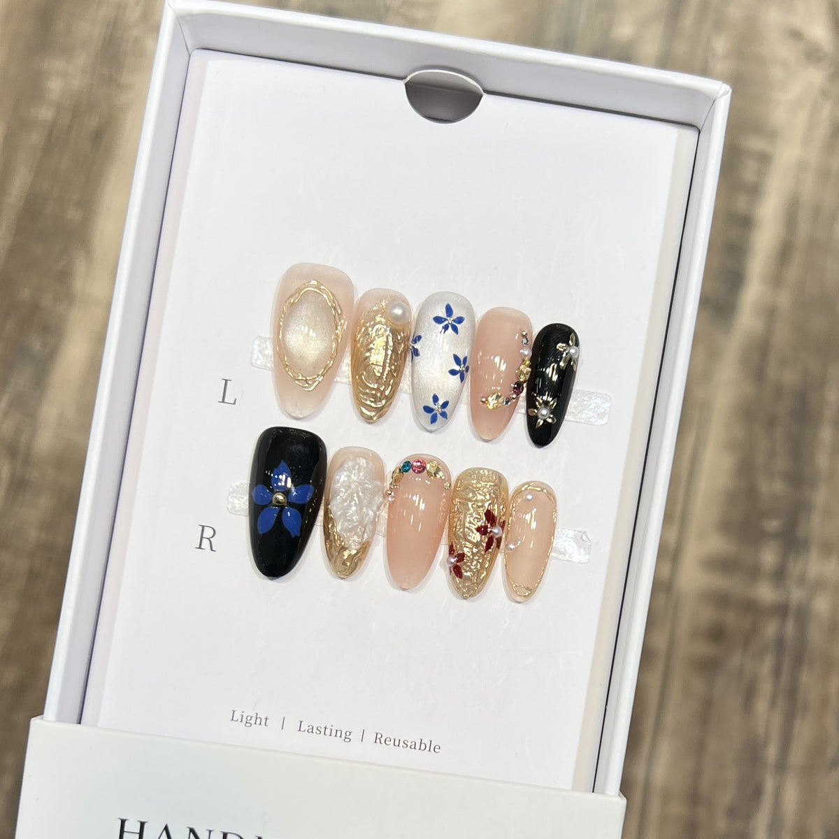 Elegantes Floral Press-On Nagelset Brehn