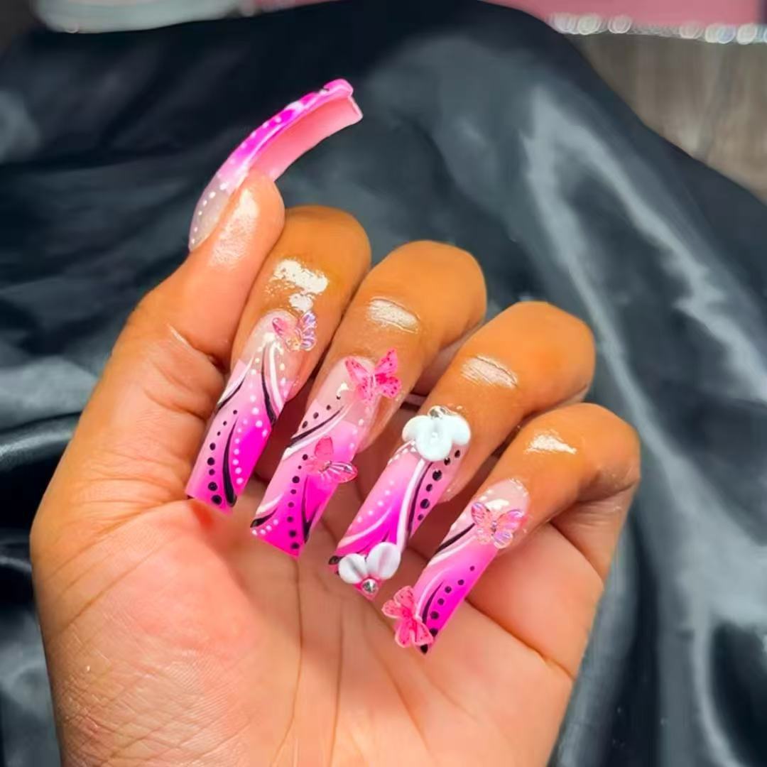 Künstlerische Acryl-Nagelverzierungen Brehn