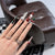 Festliches Nagelkunst-Set zum Aufkleben mit charmanten Feiertagsdesigns Brehn