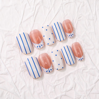 Elegantes künstlerisches Press-On-Nagelset mit geometrischen Mustern Brehn
