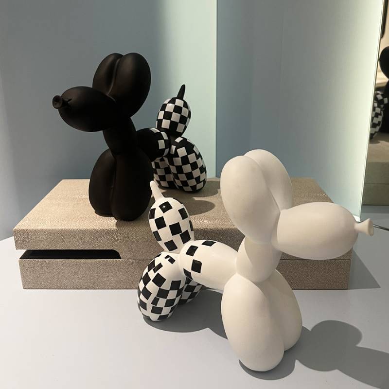Bunte Ballon-Hund Skulptur Brehn