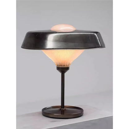 Moderne muschelförmige Tischlampe