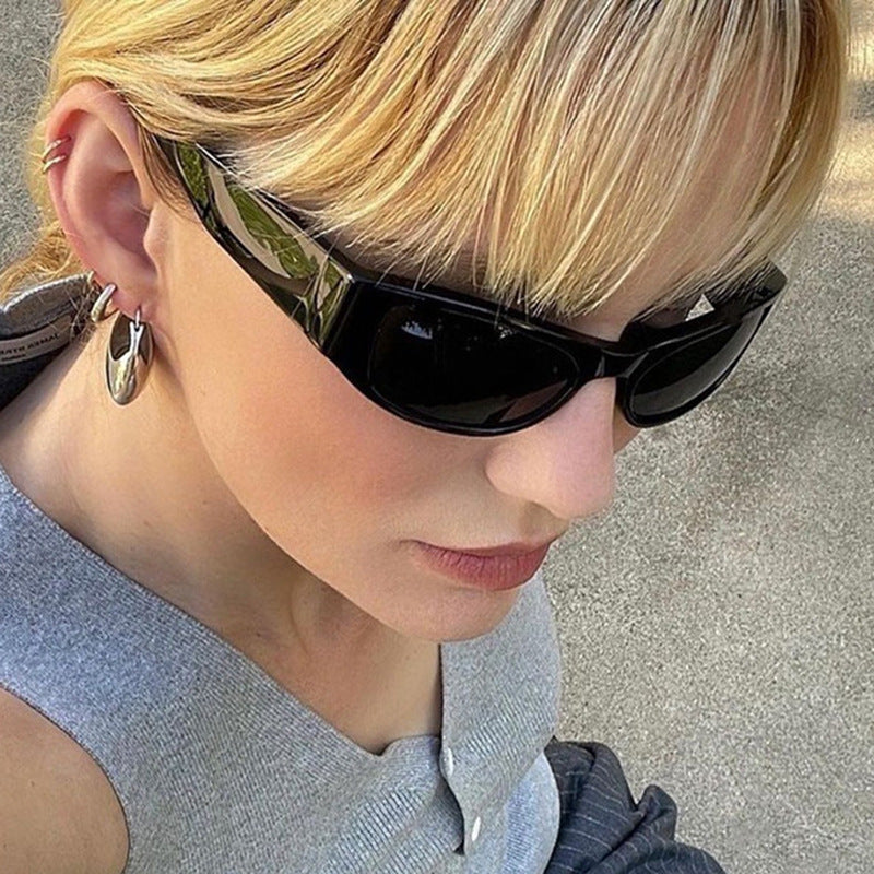Damen sportliche Sonnenbrille mit breitem Rahmen und UV-Schutz Brehn