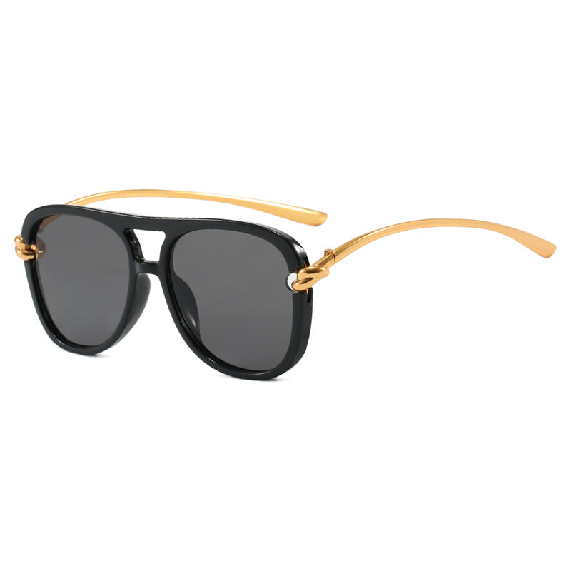 Damen sportliche Sonnenbrille mit breitem Kunststoffrahmen und UV-Schutz Brehn