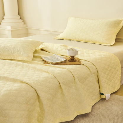 Gepatchtes Bettüberwurf-Set mit Rauten-Matelassé-Textur und maßgeschneidertem Saum