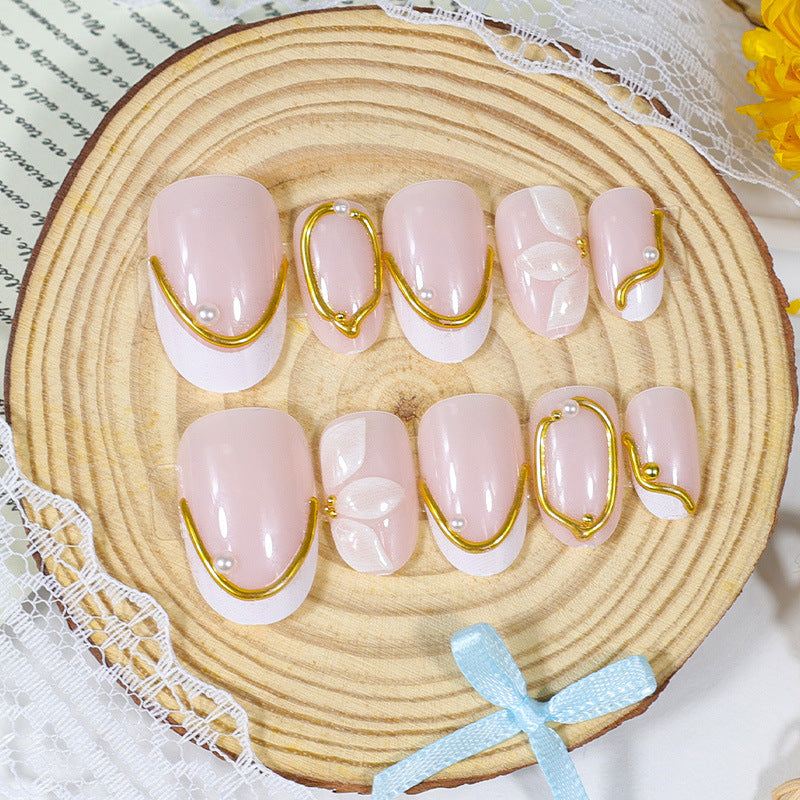 Elegantes Kunstnagelset mit romantischen Blumendekoren Brehn