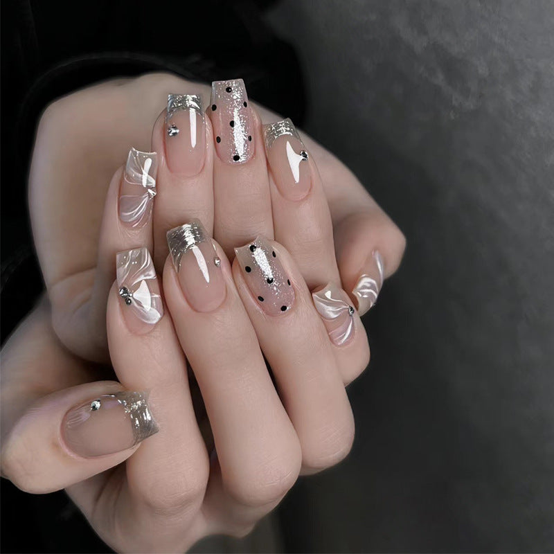 Künstlerisches Press-On-Nagelset mit glitzernden Sternakzenten Brehn