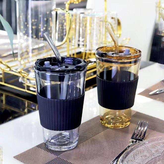 Damen multifunktionale Trinkbecher mit integriertem Silikonüberzug und hygienischem Deckel Brehn